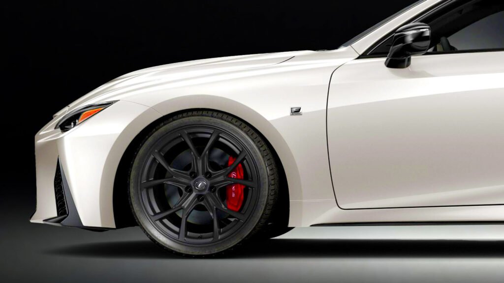 Last Chance To Own A Naturally Aspirated V8 Sports Sedan Before They’re Gone For Good