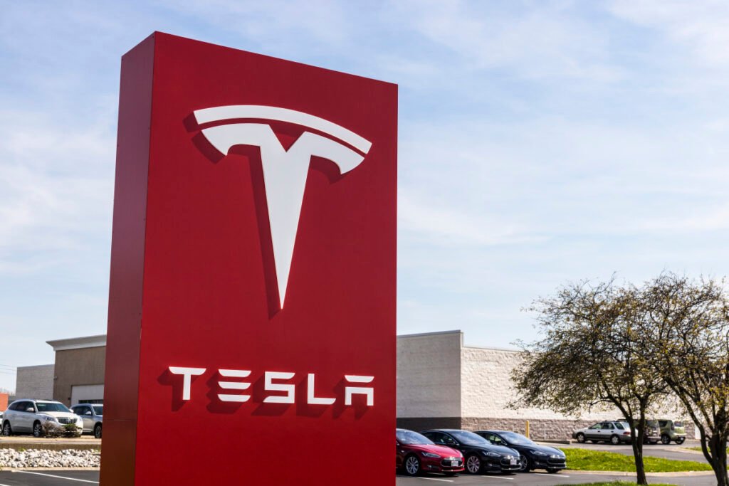 Tesla Ditched Lease Buyouts for Robotaxi Ambitions - Then ‘Cashed in on Used Cars’