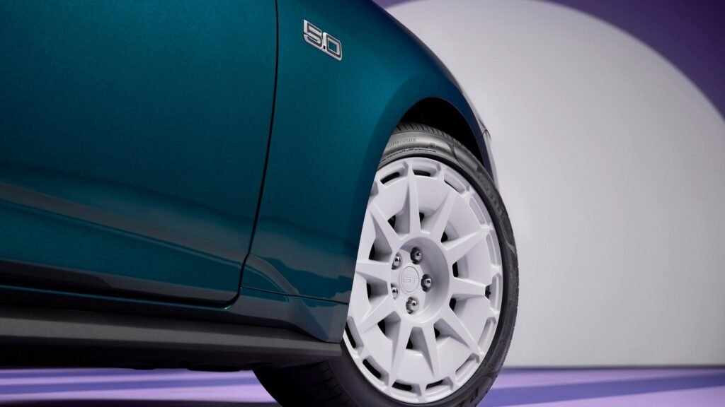Ford Pays Homage To The 90s With Fox Body-Inspired Mustang