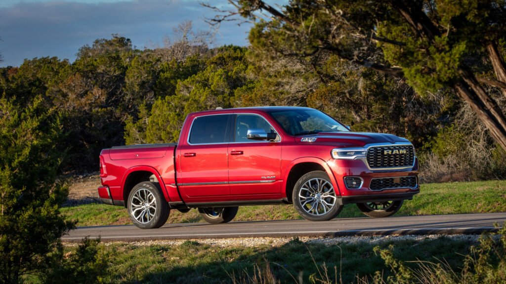 Here's Why Truck Beds Almost Never Connect To The Cab