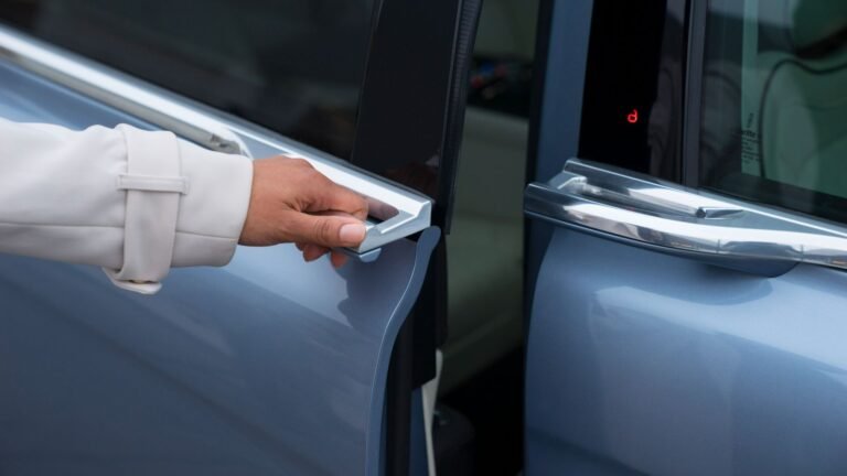 This American Luxury Sedan Gives You Rolls-Royce's Coolest Feature For $80,000