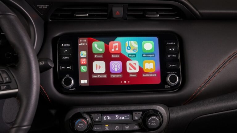 What Is CarPlay? Pros And Cons Of The Apple App