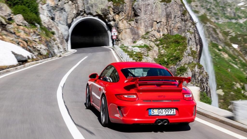 Porsche Patents 'Tunnel Passage' Mode To Automatically Bring All The Noise