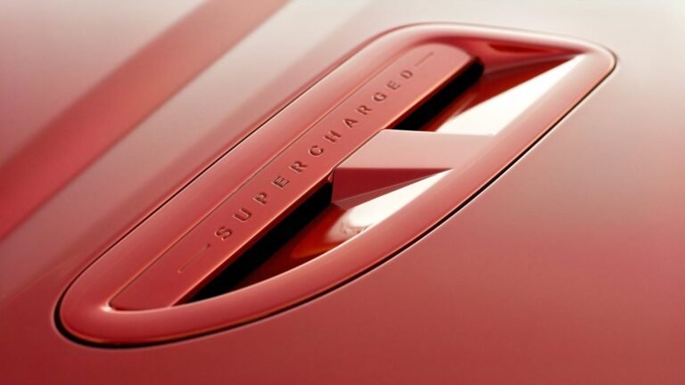 The Jaguar XK-R Is A V8-Powered Mercedes SL Rival, And A Bargain