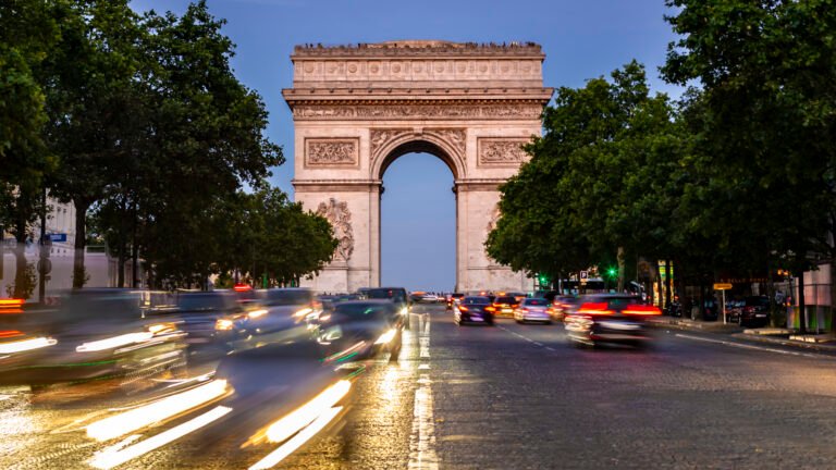 Paris Doesn't Have Any Stop Signs - Here's What They Use Instead