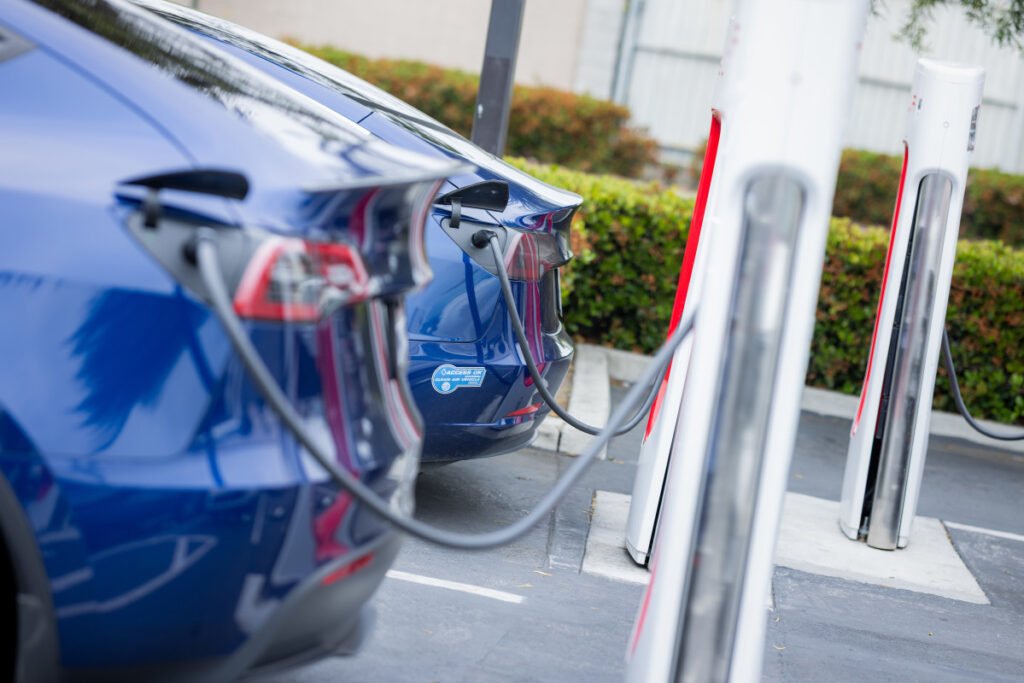 Tesla Now Lets Drivers Unplug Faster Using a Simple Door Handle Trick