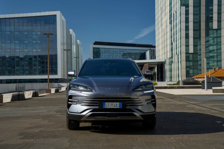 BYD’s Sales Slump Explains Why Tesla Is Betting on Robots Instead of EVs