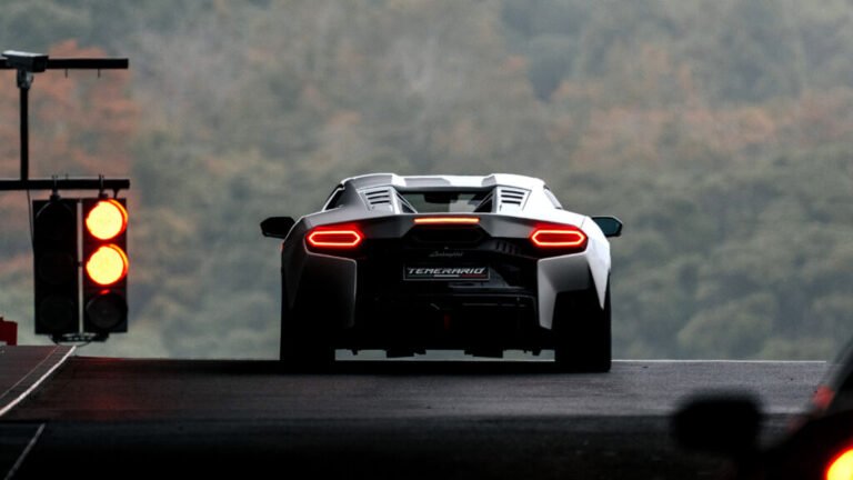 Only Two Gas Cars Have Ever Beaten This Lambo’s Acceleration Time At Motor Trend