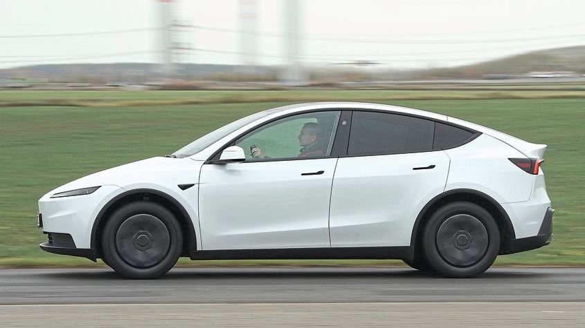 Sorry Tesla: hidden car door handles to be banned in China over safety fears