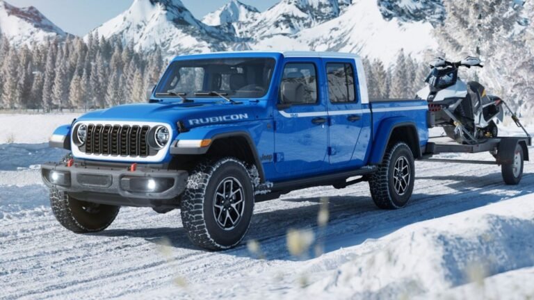 Jeep Gives the Gladiator a Retro Two-Tone Look for Just $495