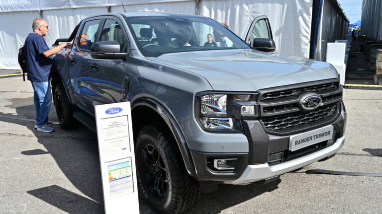 UK Streets Are Filling Up With Massive US-Style Pickup Trucks