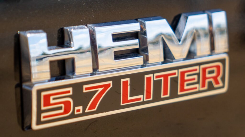 Mopar's 5.9-Liter Magnum Vs. HEMI V8: What're The Differences?