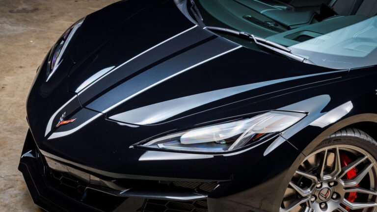 These Are The Biggest Differences Between The Chevy C8 Corvette Stingray And Z06