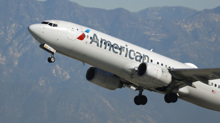 American Airlines Is In Such Dire Shape That Unions Want To Oust Its Leadership