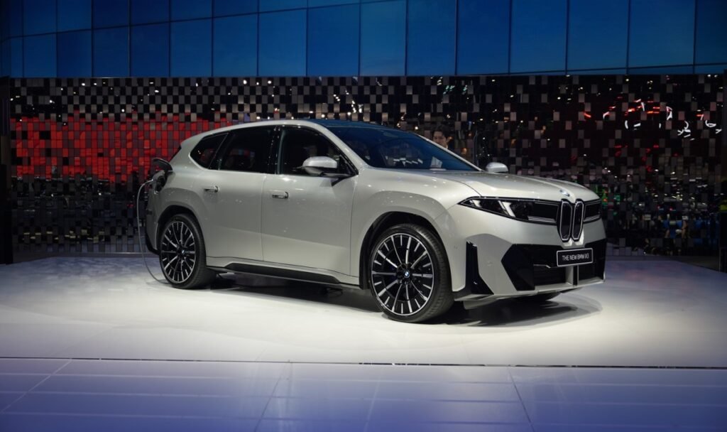 I Didn’t Like the New BMW iX3 Until I Saw It in Person