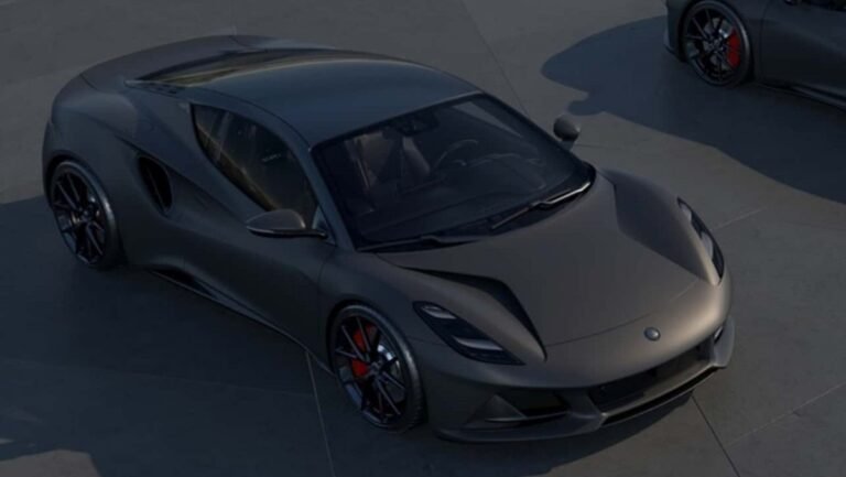 Lotus Emira Scura Is a Dark Limited Edition With a Manual V6