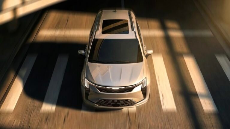 2027 Chrysler Pacifica Facelift Debuts Next Week in New York