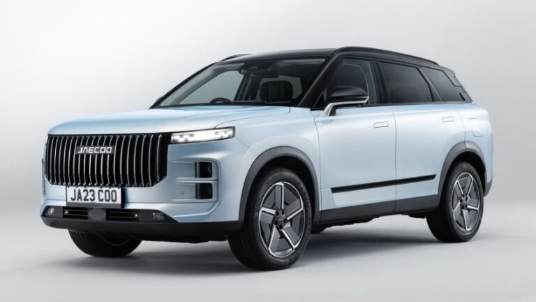 New Jaecoo 7 SHS-S and Black Luxury - pictures