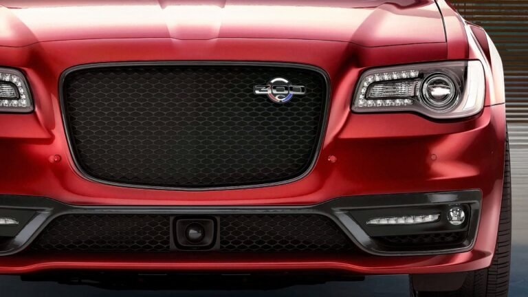 The Chrysler 300 Was The Last Great American RWD Luxury Sedan