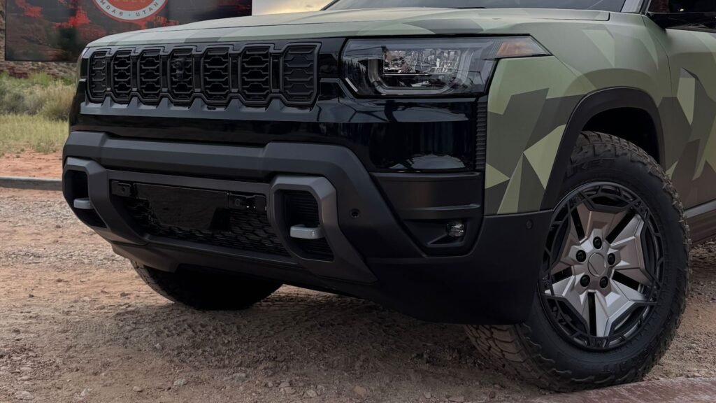 Jeep Recon, Cherokee Off-Road Concepts Make Surprise Debut At Easter Safari