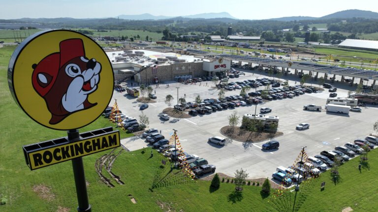 Buc-Ee's Brings Beaver Nuggets, Brisket, Buckets Of Beaver-Themed Baubles To Seven New States By Next Year