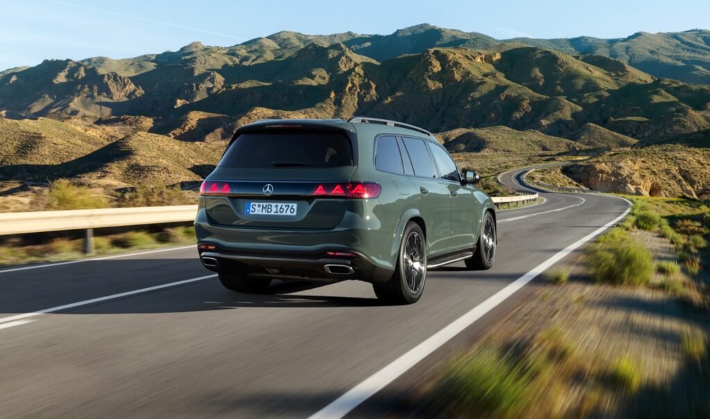 2027 Mercedes-Benz GLS Revealed With AI Tech, MBUX Superscreen and More Power