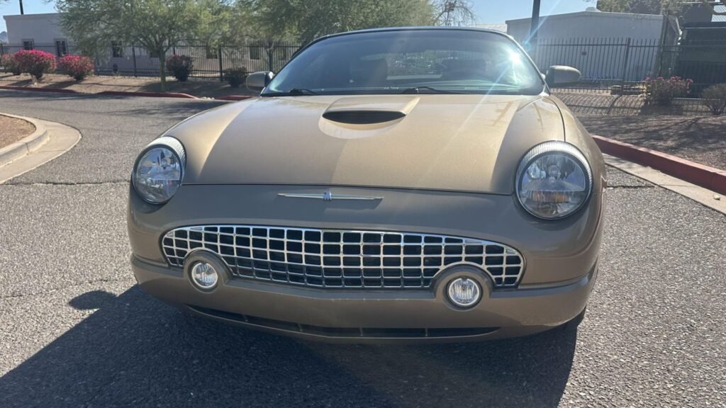 Ford's Retro V8 Drop-Top Is Still Laughably Cheap