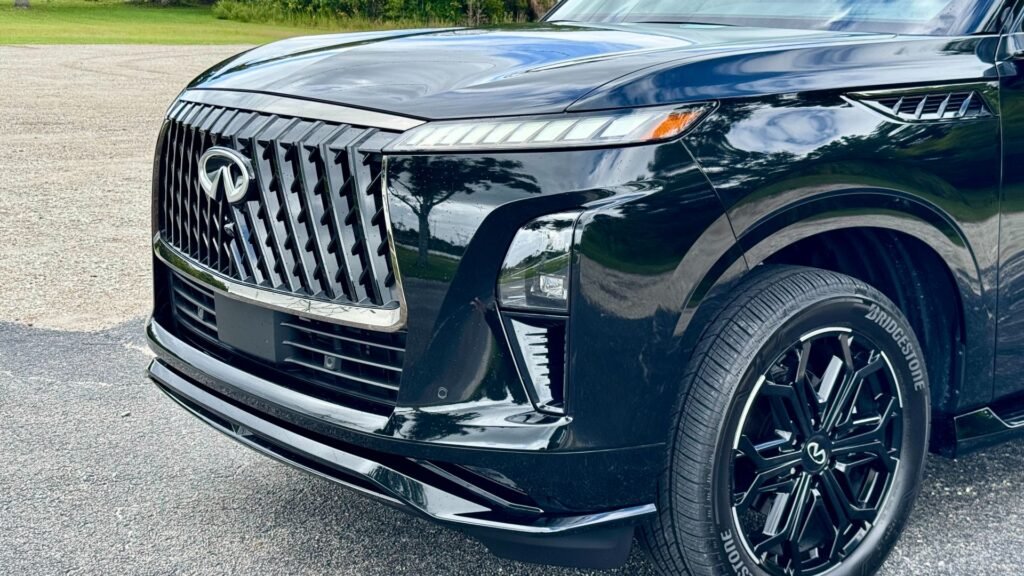 The Unlikely Infiniti Still Outselling Its Closest Lexus Rival