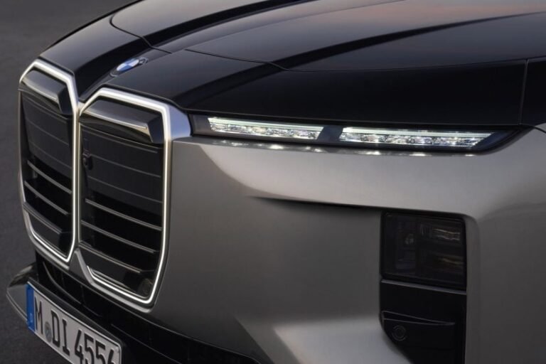 BMW 7 Series LCI Delivers a Wave of Brand Firsts