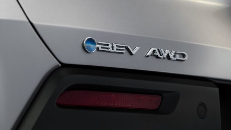 The 3-Row Toyota SUV Outselling The 4Runner In 2026