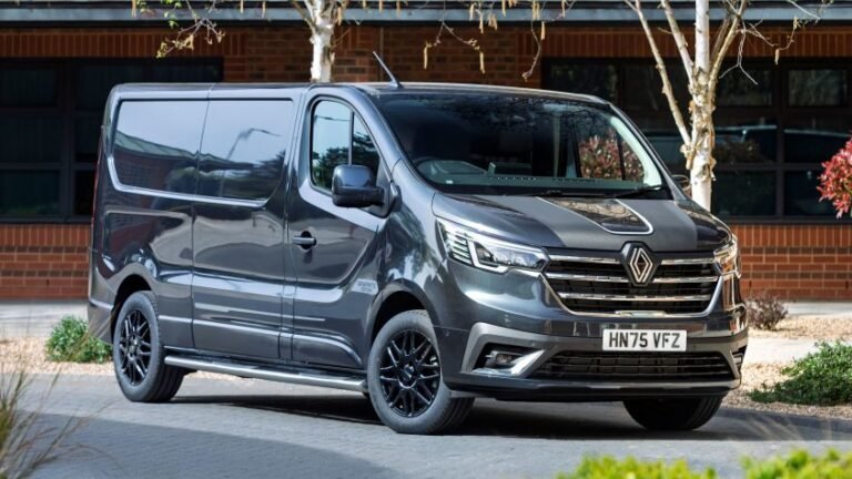 New Renault Trafic Graphite Edition arrives to ‘work hard, grey hard’