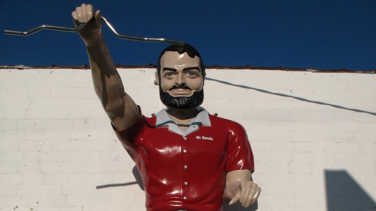 If You've Never Heard Of Mr. Bendo And The Muffler Men, Settle In For Some History