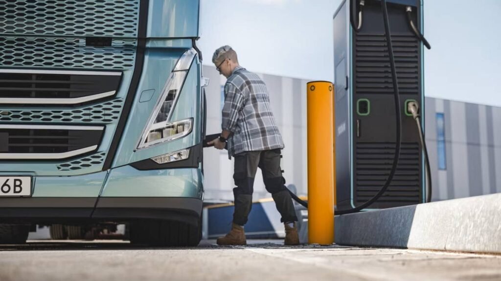 Volvo’s Electric Semi Hits 435 Miles—and Charges in 50 Minutes