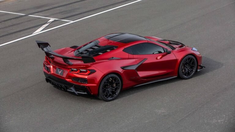 Texas Karen Caught on Video Kicking Man's Corvette Z06 at Gas Station