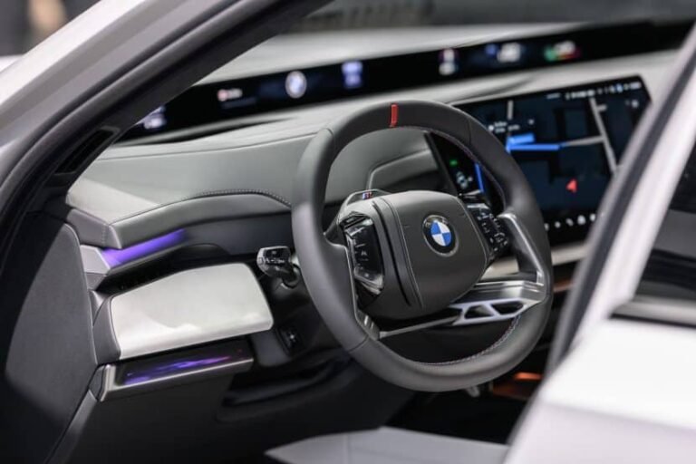 The New BMW i7 M70 Shows Up In First Real Images