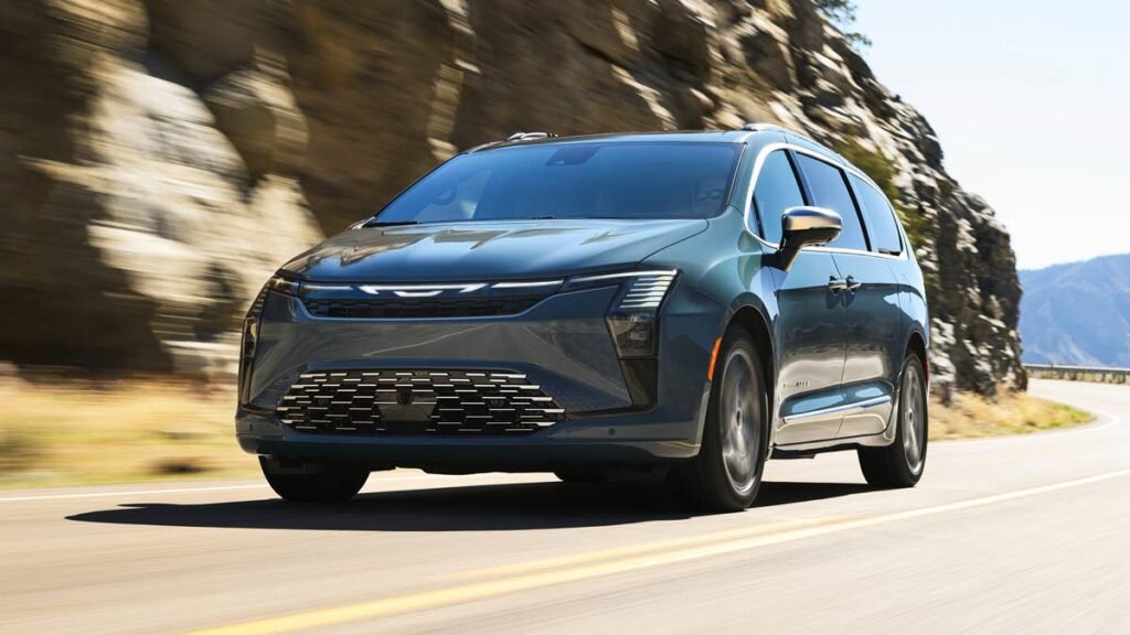 Chrysler Pacifica Prices Cut by Up to $2,060 After 2027 Model Criticism
