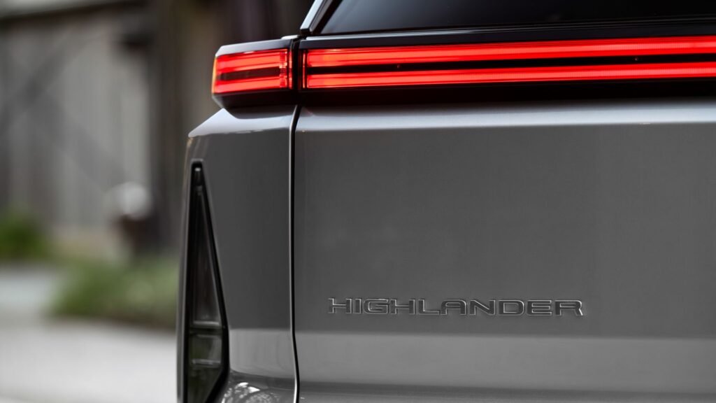 Highlander vs. Grand Highlander: The Differences Are Bigger Than Ever