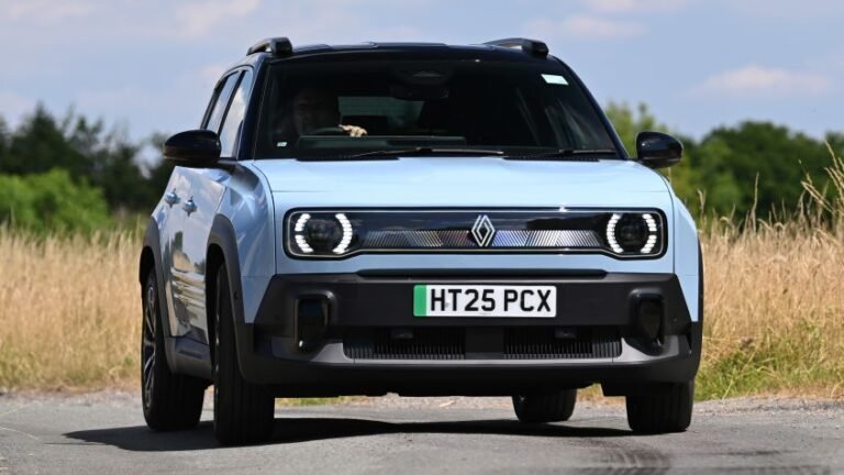 Car Deal of the Day: Renault 4 electric SUV is now £152 a month, and still adorable