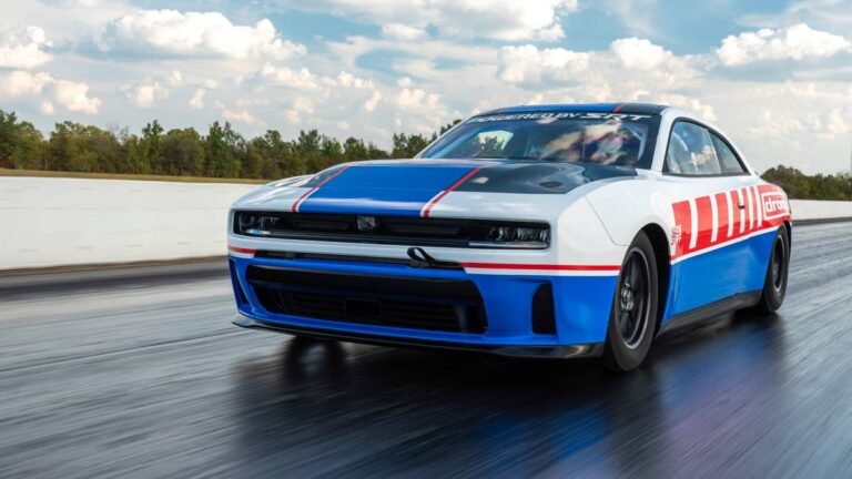 Dodge Charger Hellcat Is Coming Back With Over 700 HP