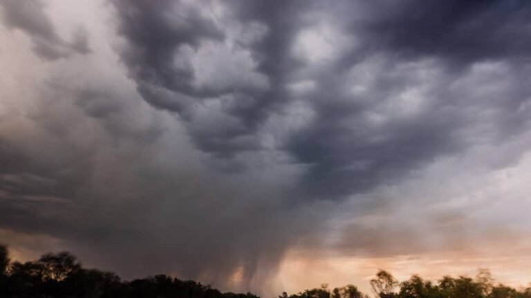 Severe Thunderstorm Outbreak: 75 MPH Gusts & 2-Inch Hail Threaten Midwest Highways