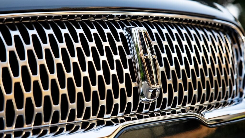 This 4-Year-Old Lincoln Is The Ultimate American Luxury SUV For Way Less Than A New BMW 3 Series