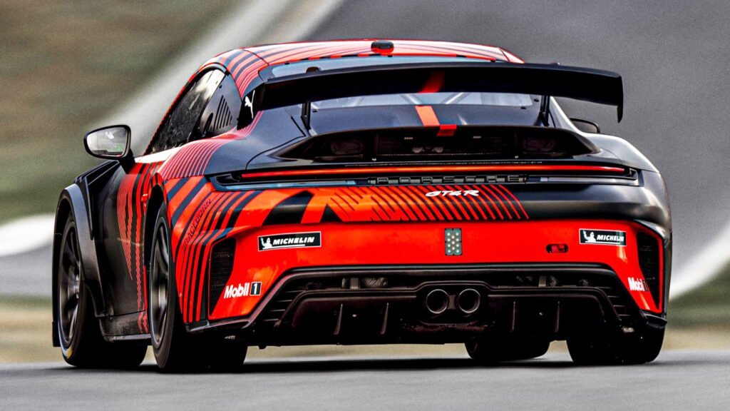 Porsche Ditches Cayman, Uses 911 For New GT4 R Race Car