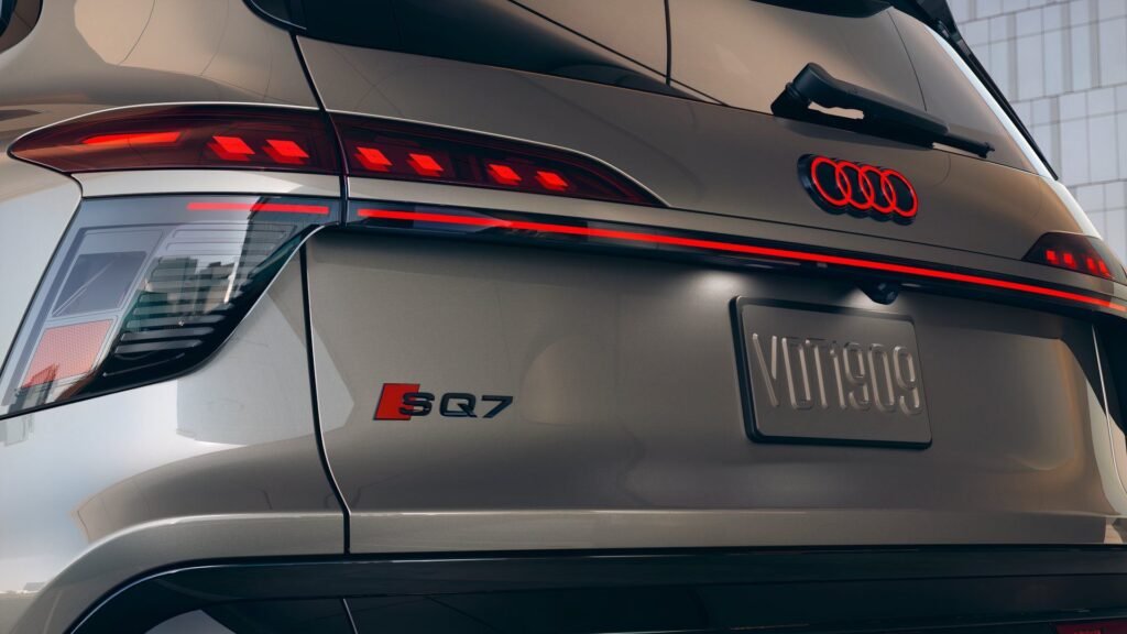 Audi SQ7 Vs X5M Vs GLE63