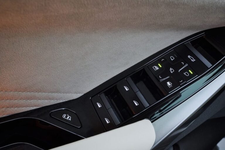 The New BMW X5 Gets Optional Automatic Doors