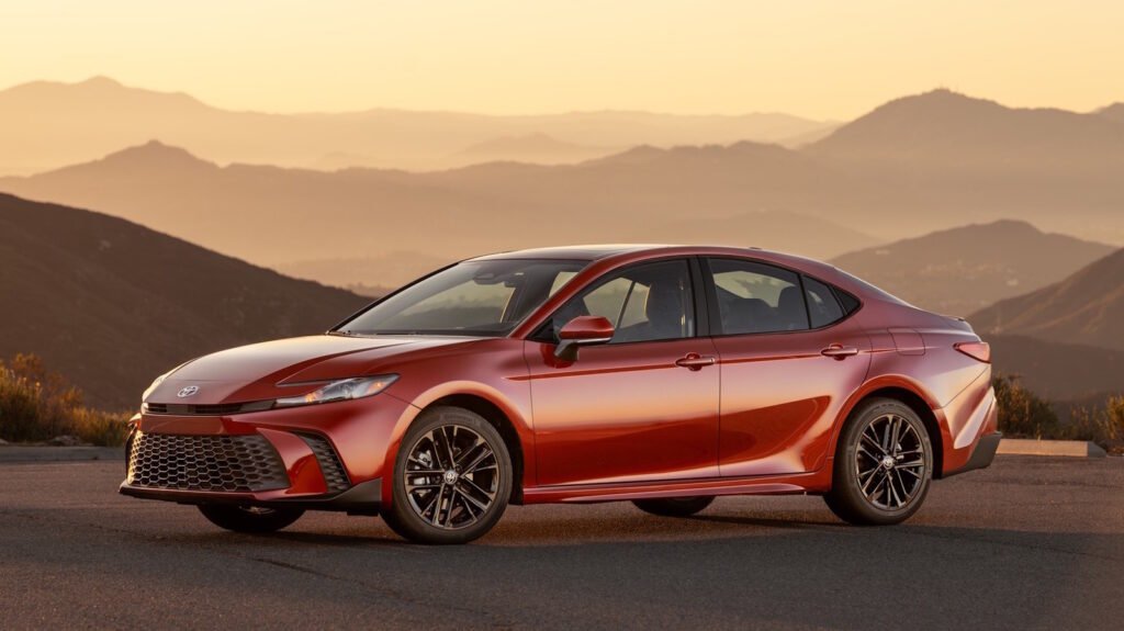 Toyota Prius Vs Camry Hybrid: How Do Their MPGs Compare?