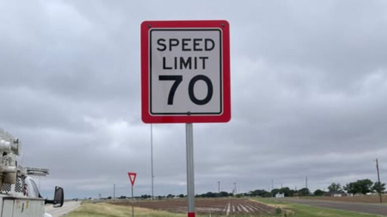 What That Red Border On Some Speed Limit Signs Actually Means