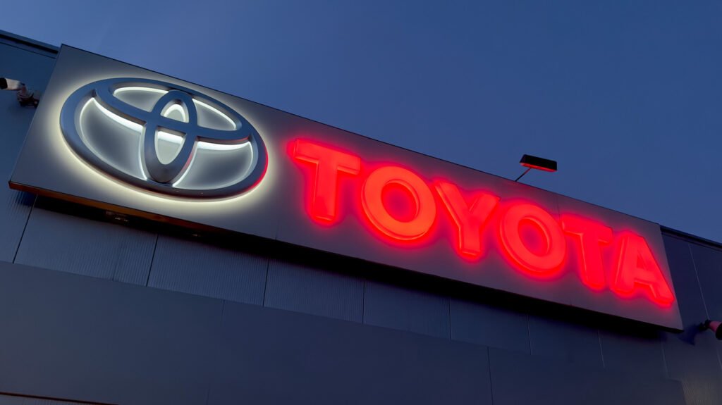 Can I Get My Lexus Serviced At A Toyota Dealership?