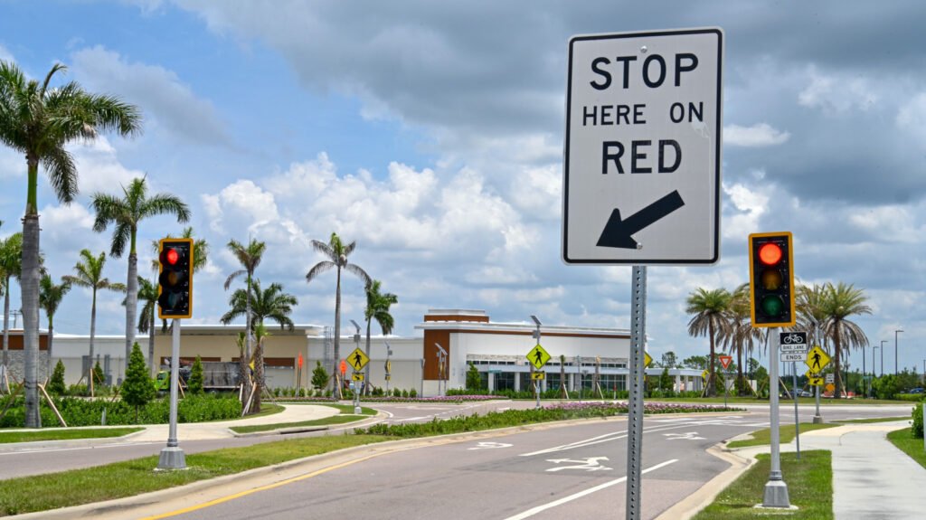 Why A City In Florida Is Installing A Traffic Light At A Roundabout