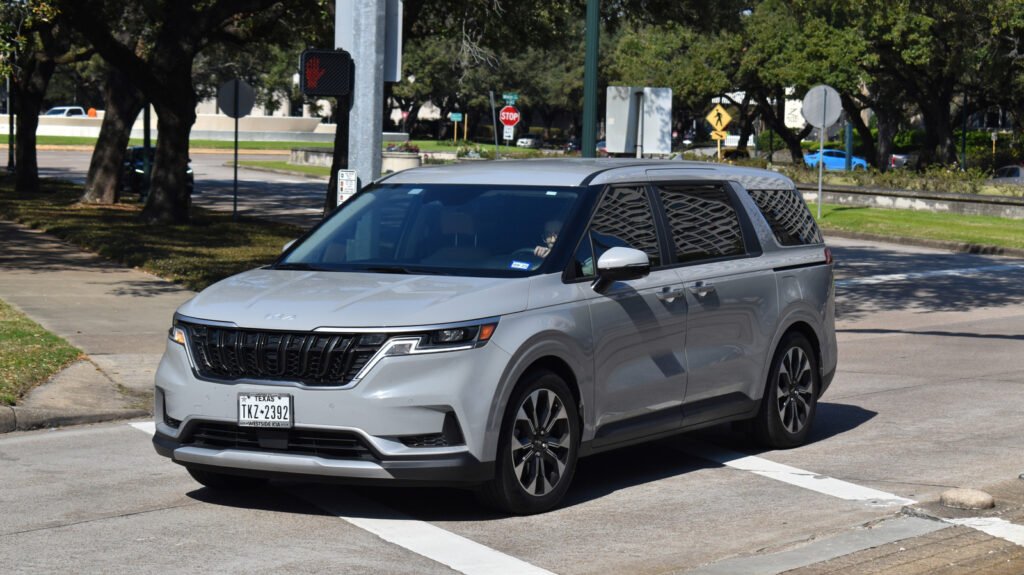 Ranking All 5 Current Production Minivans According To Which One Is Fastest
