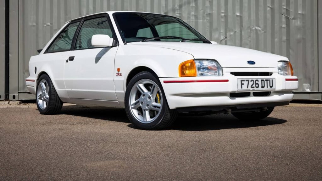 Ford Escort XR3i Restomod Turns An ’80s Hot Hatch Into The Car Fans Remember